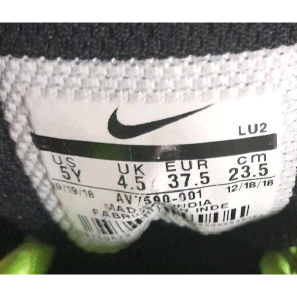 Nike Air Max size 5 youth/ Black- NEON Grean Orange Color Under Black - Picture 4 of 7